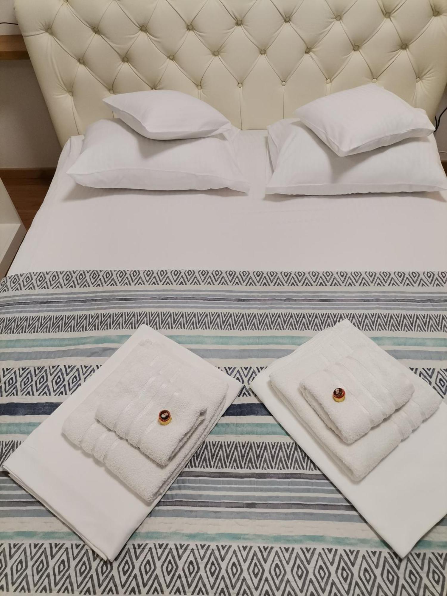 Pupin Palata Business Apartman B5 Novi Sad Chambre photo