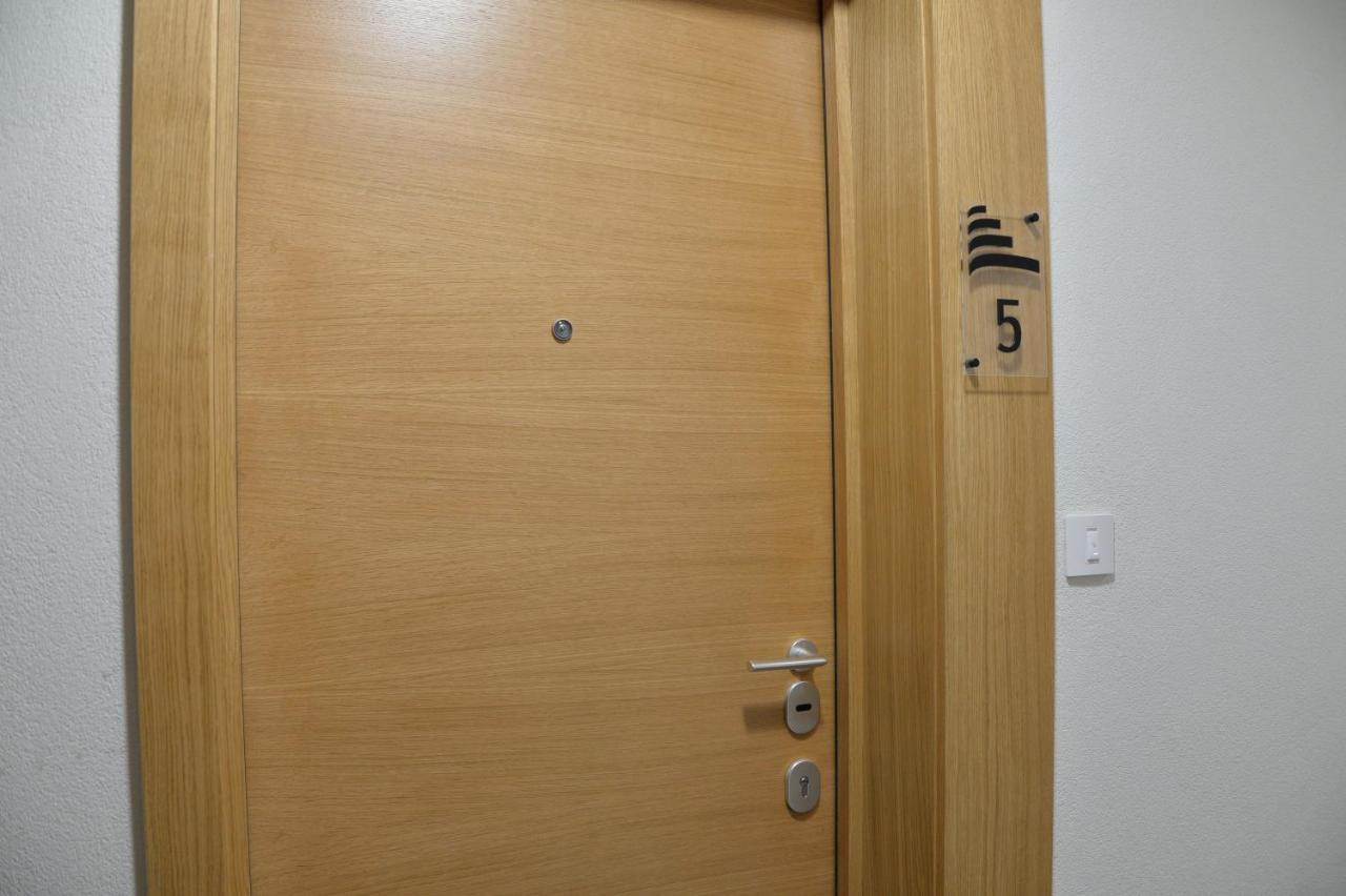 Pupin Palata Business Apartman B5 Novi Sad Extérieur photo